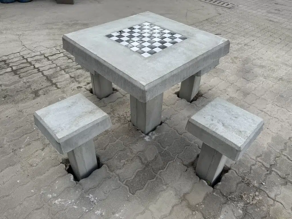 MESA DE XADREZ 80X80 COM BANCOS